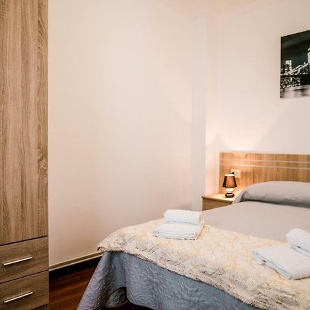 Apartamentos Enteros O Lagar Melide Exteriör bild