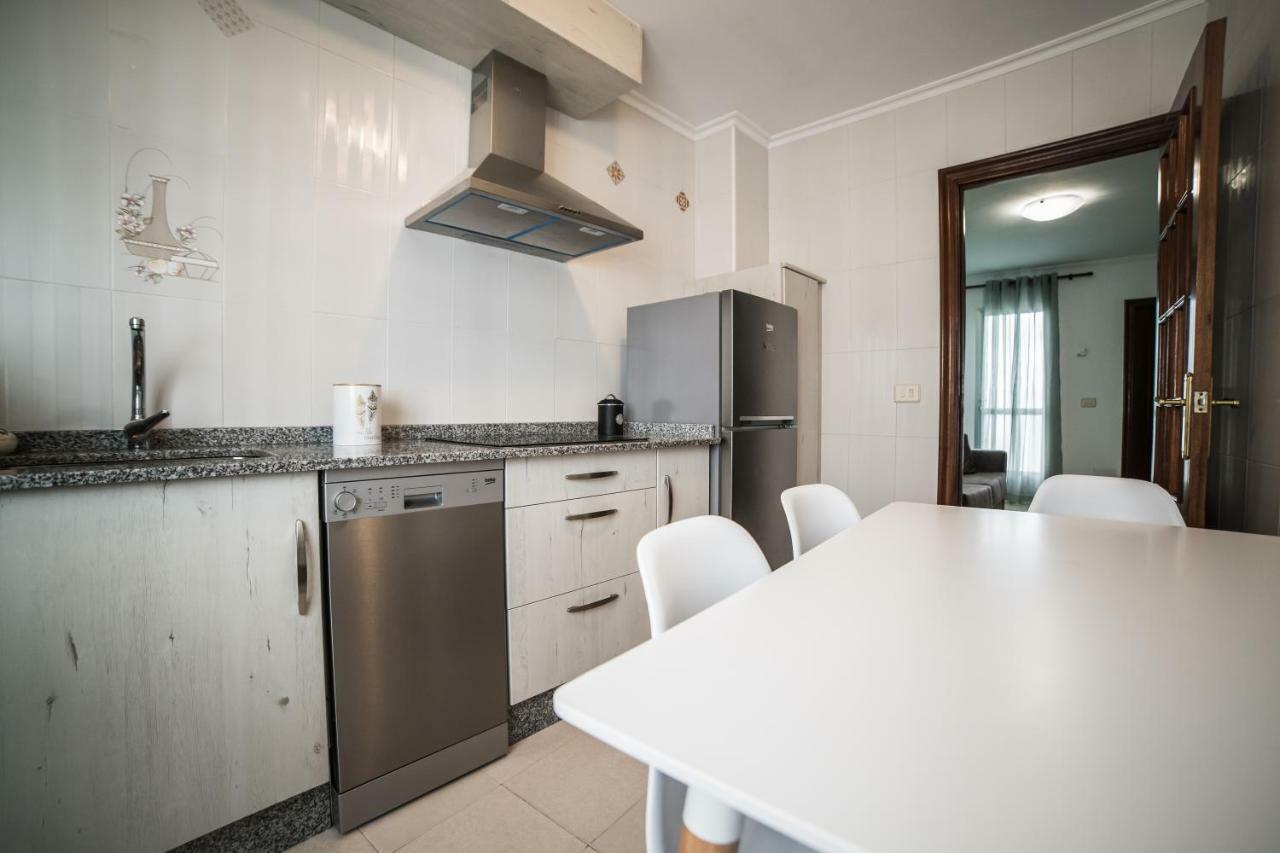 Apartamentos Enteros O Lagar Melide Exteriör bild