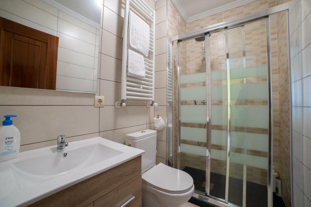 Apartamentos Enteros O Lagar Melide Exteriör bild